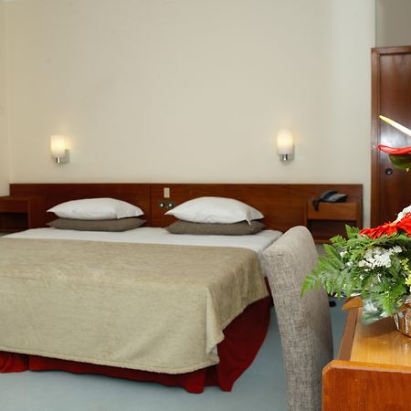 Cheerfulway Bravamar Hotel Ribeira Brava Exteriör bild