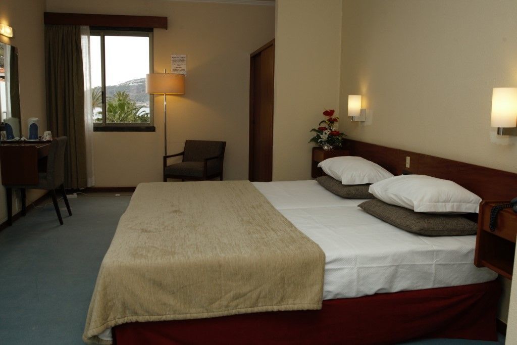 Cheerfulway Bravamar Hotel Ribeira Brava Exteriör bild