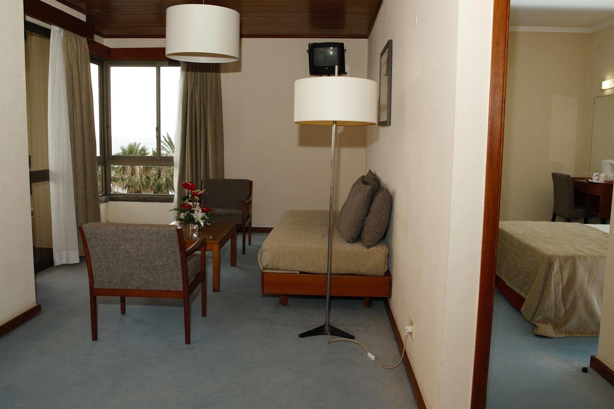 Cheerfulway Bravamar Hotel Ribeira Brava Exteriör bild