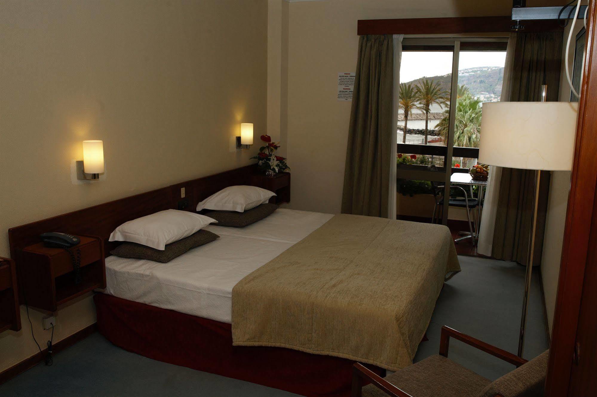 Cheerfulway Bravamar Hotel Ribeira Brava Exteriör bild