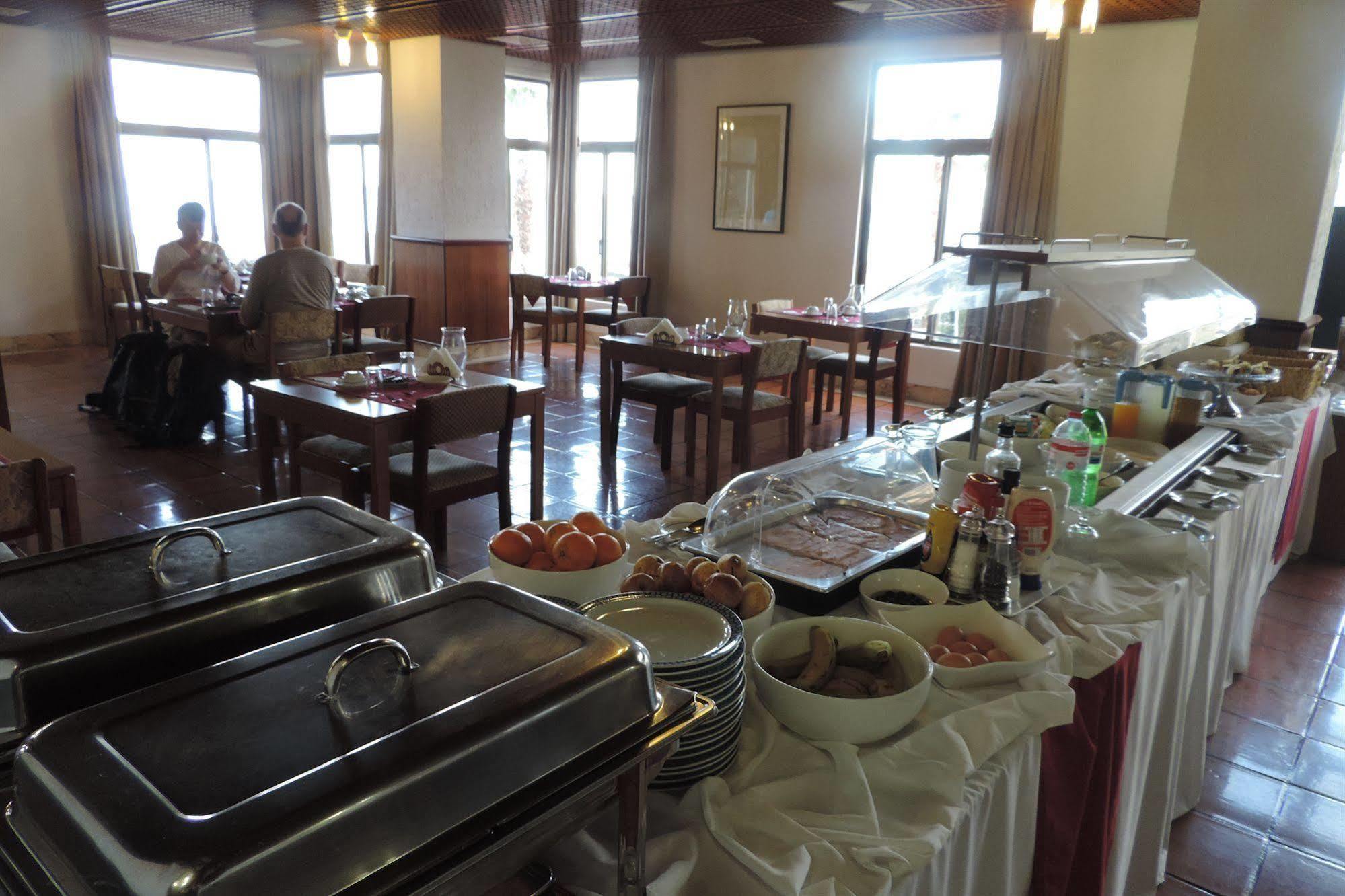 Cheerfulway Bravamar Hotel Ribeira Brava Exteriör bild